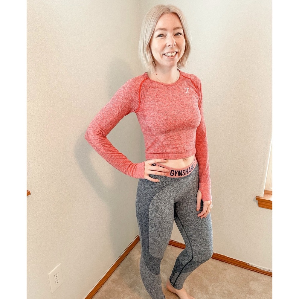 Size M like new Gym shark long sleeve crop top!